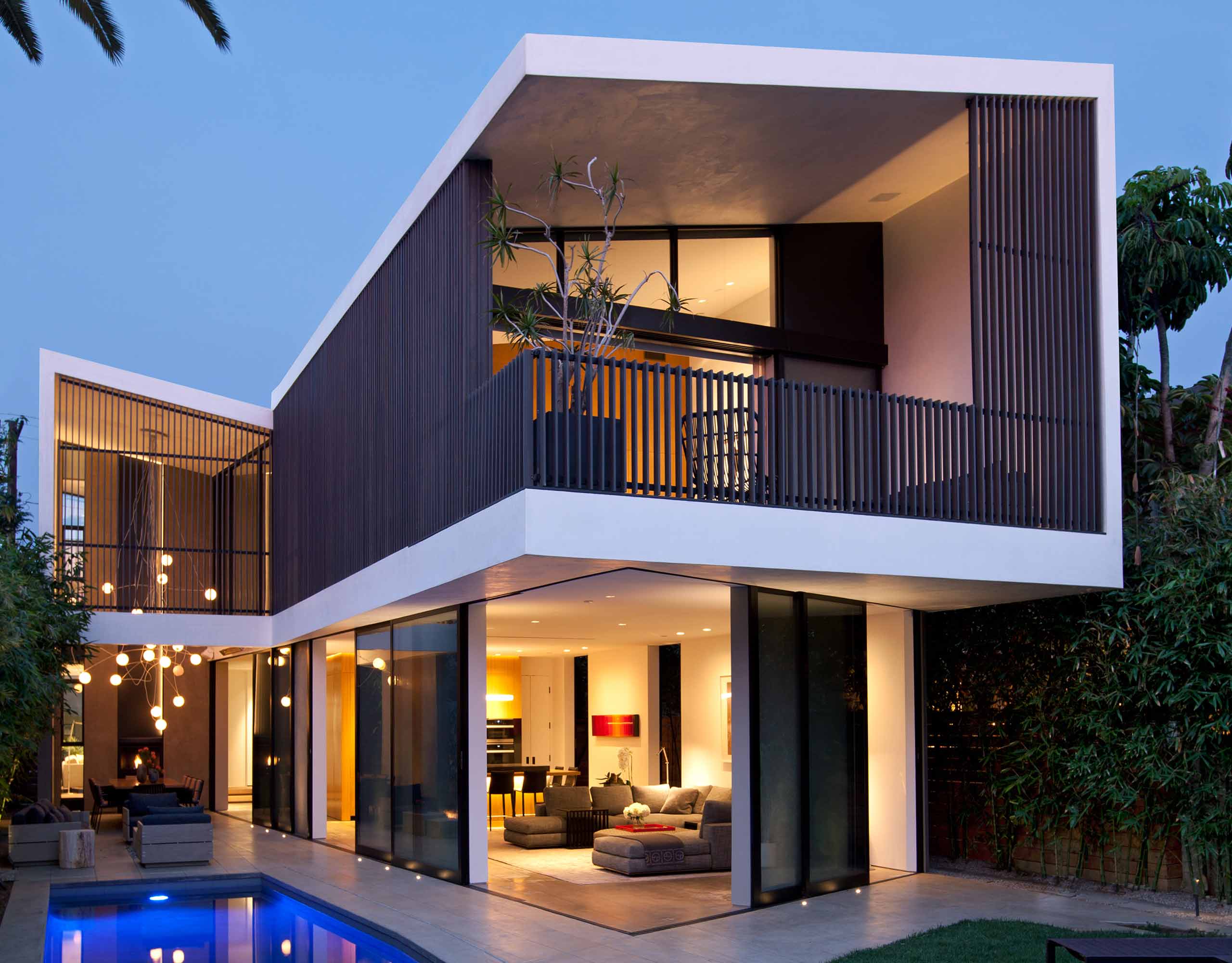 Ocean Breeze House - Indoor Outdoor Connections - RIOS Home